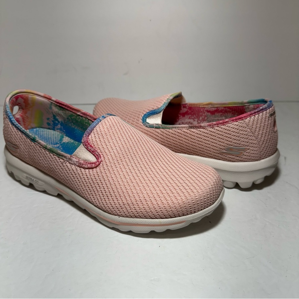 Skechers GOwalk Classic Slip-On Sneakers 8.5 Washable Pink /Multicolor Accents